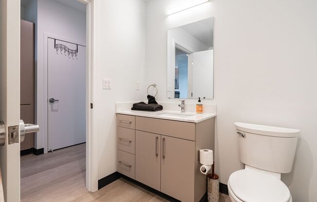 1 bed, 1 bath, 411 sqft, $1,625, Unit 715