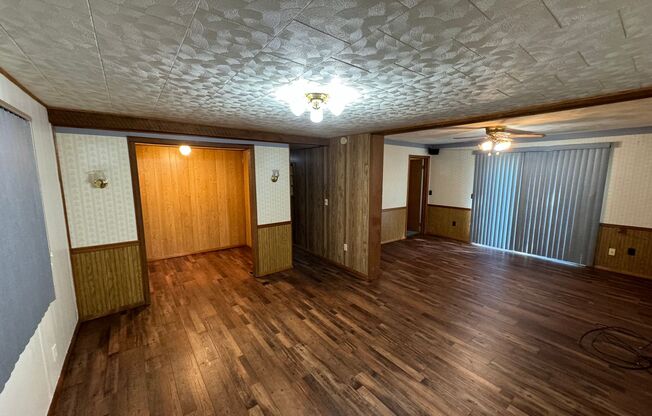 3 beds, 1 bath, $1,650