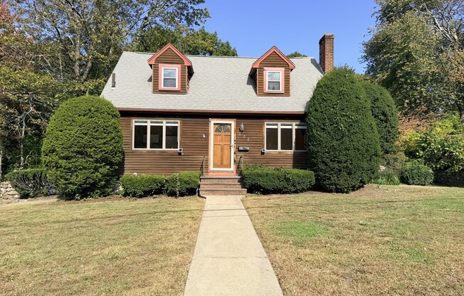 484 ELM ST