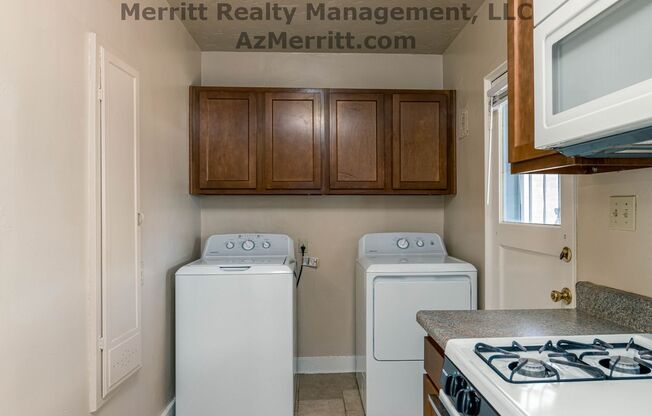 2 beds, 1 bath, 936 sqft, $1,395, Unit 3001