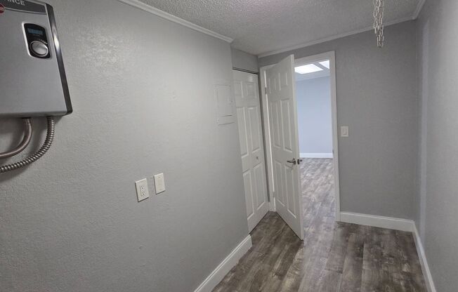 1 bed, 1 bath, 700 sqft, $1,150, Unit Unit 06