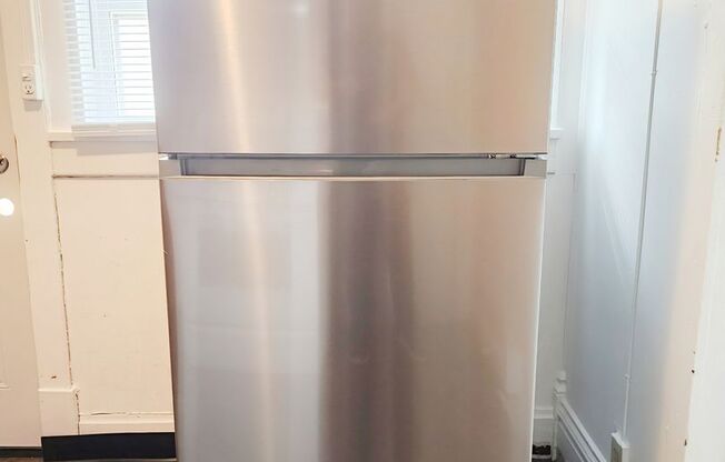 614 Douglas Ave, Des Moines, IA 50313