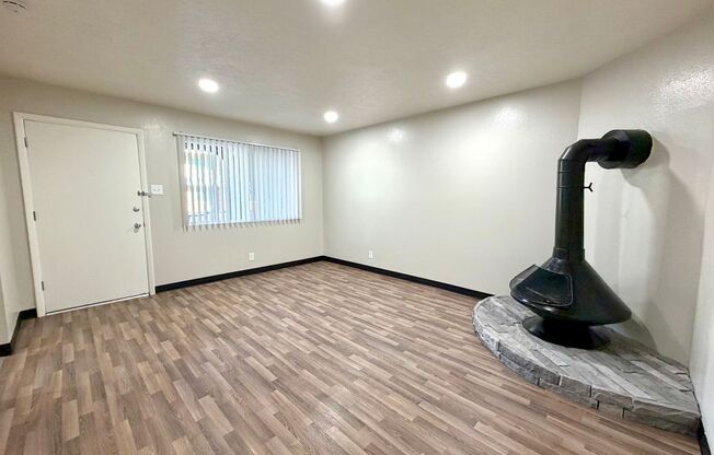 1 bed, 1 bath, 700 sqft, $965, Unit Unit 103