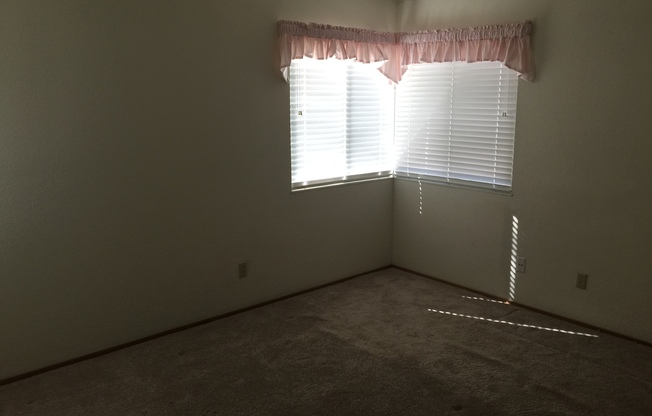 3 beds, 2 baths, $2,750