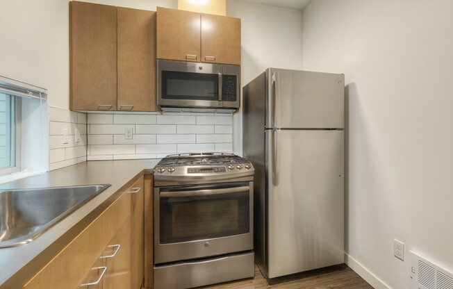 Studio, 1 bath, 350 sqft, $1,096, Unit A5