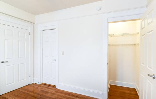 Wakefield-Hall-Bedroom-Closet