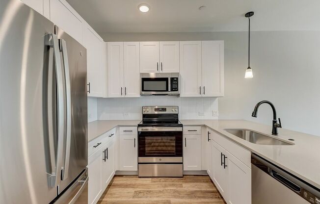 2 beds, 2.5 baths, 1,148 sqft, $1,850, Unit 4500 Colosseum Way