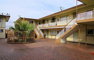 1904 Rexford Dr