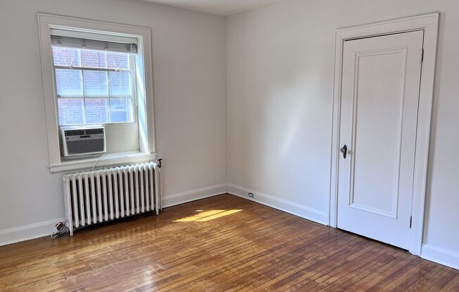 2 beds, 1 bath, 1,050 sqft, $1,695, Unit 01
