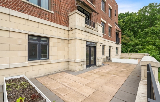 2 beds, 2 baths, 982 sqft, $4,250, Unit 103