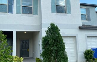 4553 Globe Thistle Dr - Beautiful 3-Bedroom Townhouse in Tampa