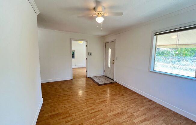 2Bd/2ba House in N. Portland-Piedmont! Covered Back Patio, W/D and Storage!