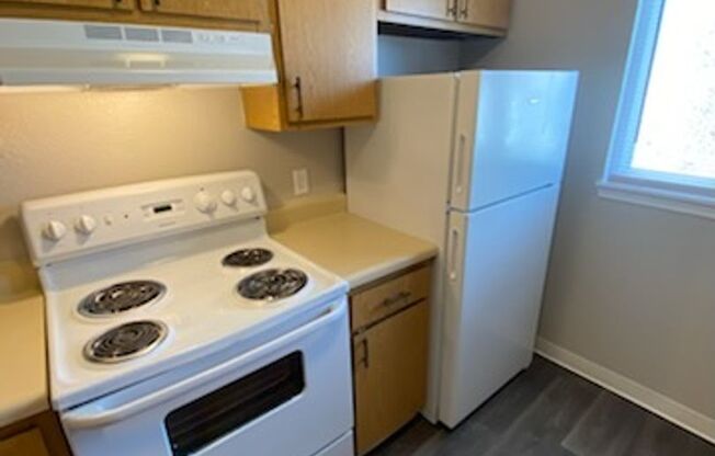 2 beds, 2 baths, 856 sqft, $869, Unit 2827-1806