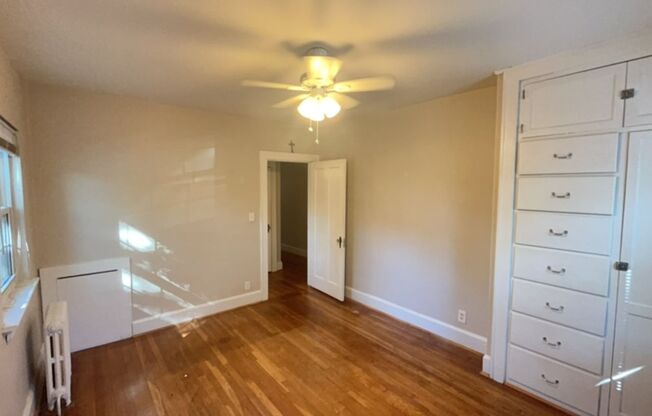 1 bed, 1 bath, $1,300, Unit 2