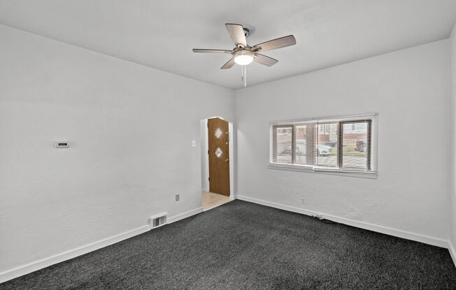 SCORE 50% OFF 1ST MONTH'S RENT IF SIGNED BY DEC 5! Stunning 2 bedroom home in Pitcairn available now!