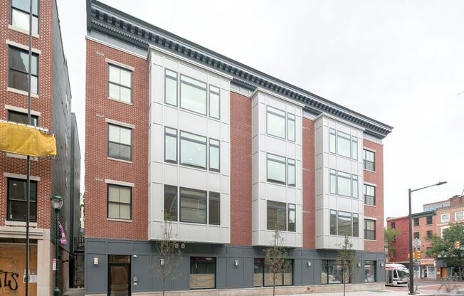 Studio, 1 bath, 500 sqft, $1,395, Unit 301