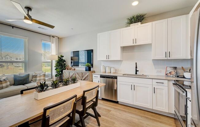 3 beds, 2.5 baths, 1,184 sqft, $1,750, Unit 4525 Colosseum Way