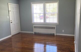 2 beds, 1 bath, $1,050