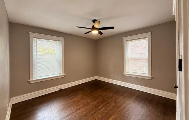 1 bed, 1 bath, 670 sqft, $975, Unit Flad Ave - 4556 1W