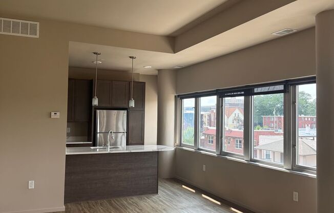 1 bed, 1 bath, 783 sqft, $1,355, Unit 608