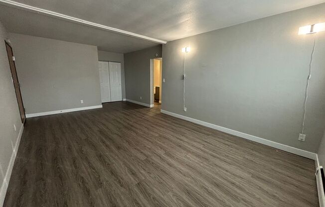 2 beds, 1 bath, 888 sqft, $975, Unit 2