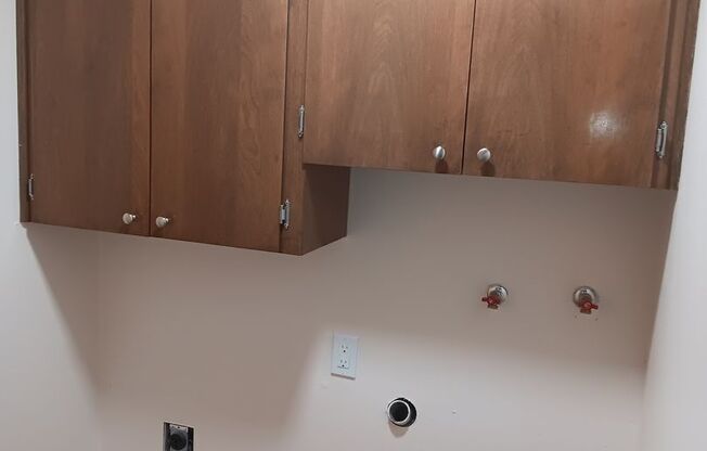 2 beds, 1.5 baths, 1,050 sqft, $2,049, Unit 214-776C