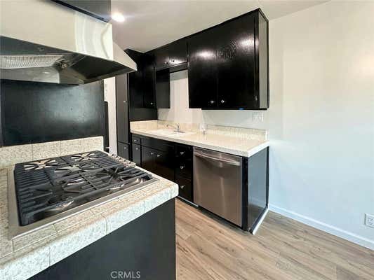 2 beds, 1 bath, 800 sqft, $2,195, Unit 4