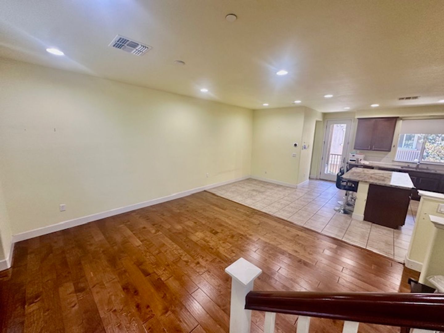 Modern Beautiful Townhome with Great Schools, Great Locaation!