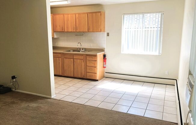 1 bed, 1 bath, 585 sqft, $1,155, Unit 4