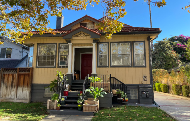 652 N 2 ST