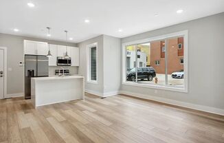 2120 E Berges