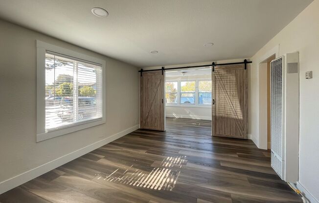Refinished 3 Bedroom Seaside Cutie - Available July 1st 2025