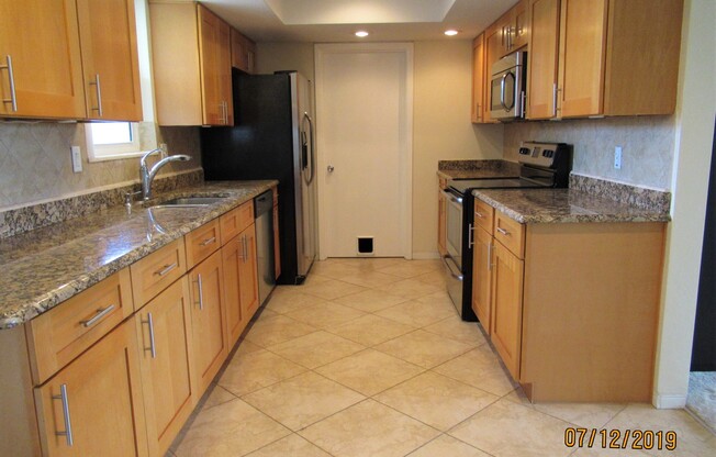 3 beds, 2 baths, $2,200