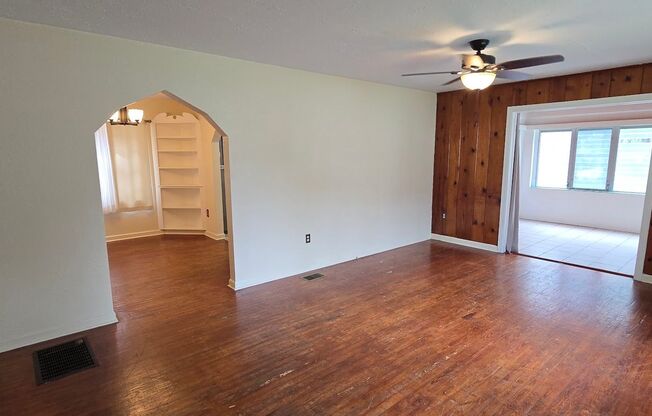 2 beds, 1 bath, $1,425