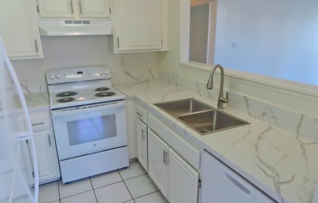 3 beds, 2 baths, $3,145, Unit # 95