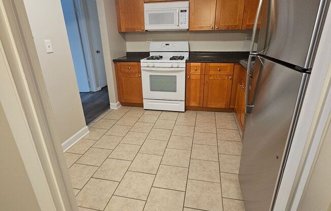 2 beds, 1.5 baths, $1,745, Unit 565-1