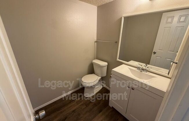 1409 COURTNEY PL