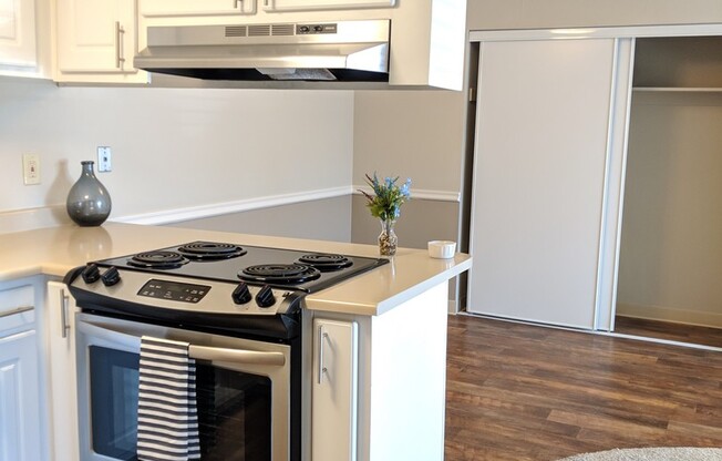 1 bed, 1 bath, $1,495, Unit 494202