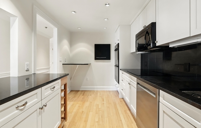 2 beds, 2 baths, 1,210 sqft, $5,500, Unit W907