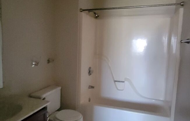 2 beds, 2 baths, 1,000 sqft, $1,275, Unit 1829