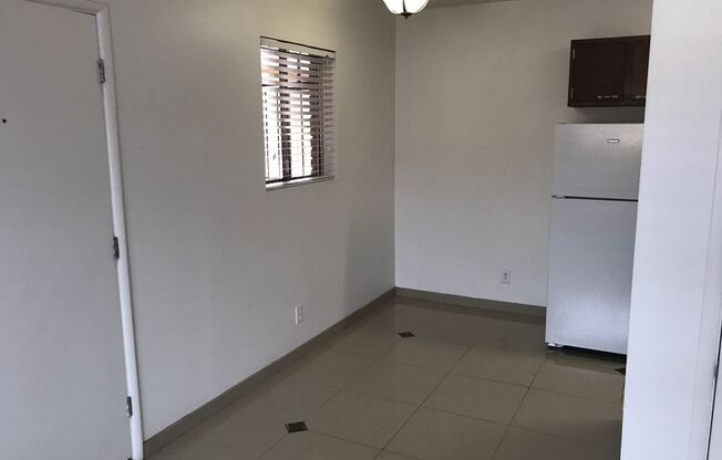 1 bed, 1 bath, 420 sqft, $987, Unit 14