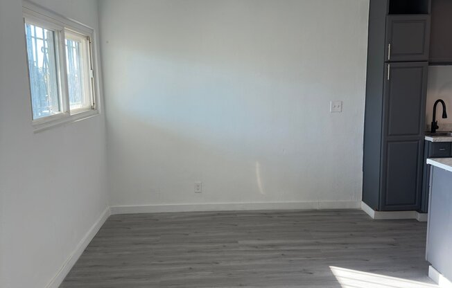 1317 W 97 ST