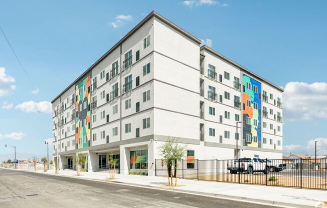 1 bed, 1 bath, 580 sqft, $1,465, Unit 204