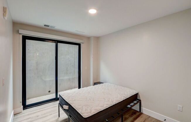 1 bed, 1 bath, 120 sqft, $1,225