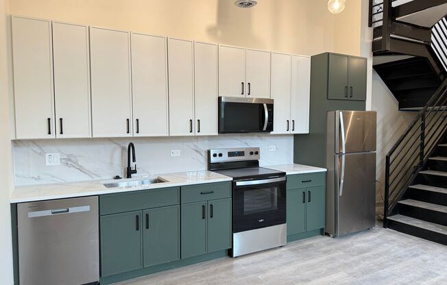 2 beds, 2 baths, 1,000 sqft, $3,985, Unit 211