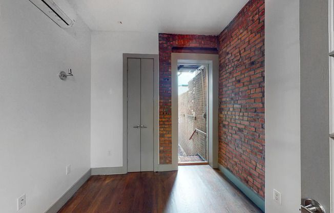 71 STUYVESANT AVE