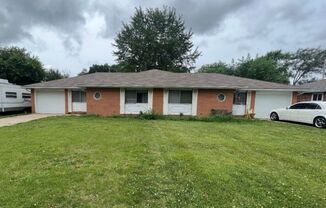 Coming Soon! Charming 2Bed/1Bath Duplex