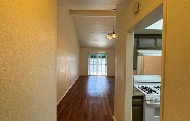 1218 Long Beach Ave