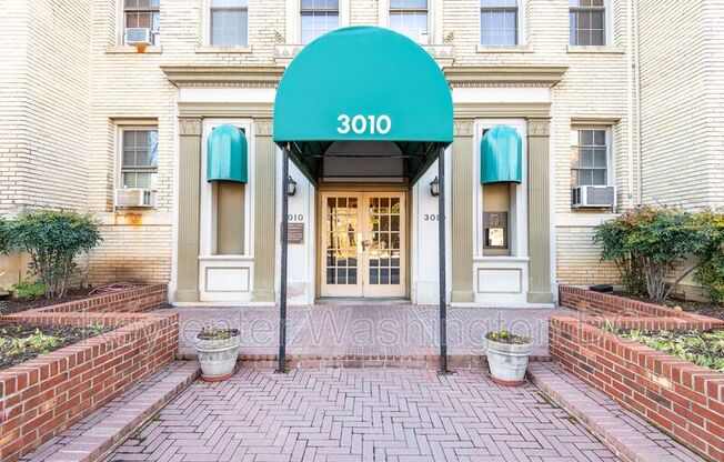 3010 Wisconsin Avenue NW Unit 303