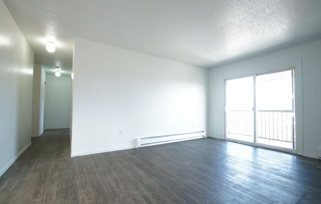 2 beds, 1 bath, $850, Unit 2707 Hawken Street #23